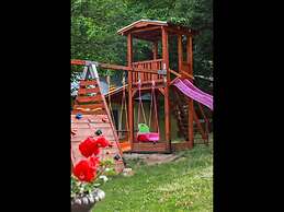 Lovely Bungalow in Pretty Area Place