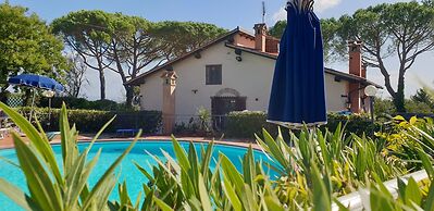 Tuscan Villa, Private Pool and Tennis Court Garden,wi-fi, Ac, Pet Frie