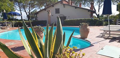 Tuscan Villa, Private Pool and Tennis Court Garden,wi-fi, Ac, Pet Frie