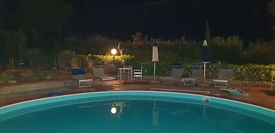 Tuscan Villa, Private Pool and Tennis Court Garden,wi-fi, Ac, Pet Frie