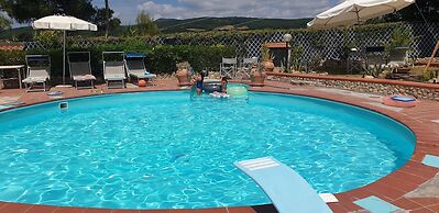 Tuscan Villa, Private Pool and Tennis Court Garden,wi-fi, Ac, Pet Frie