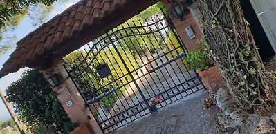 Tuscan Villa, Private Pool and Tennis Court Garden,wi-fi, Ac, Pet Frie