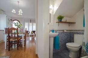 Nice Home see French Title