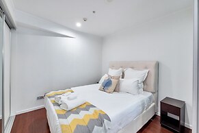 Spacious 2 Bedroom CBD Apt