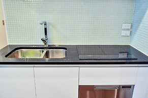 Spacious 2 Bedroom CBD Apt