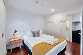 Spacious 2 Bedroom CBD Apt