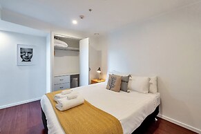 Spacious 2 Bedroom CBD Apt