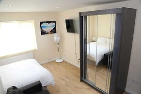 Budget 4-bedrooms In Thamesmead
