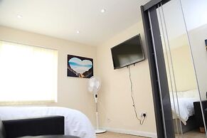 Budget 4-bedrooms In Thamesmead