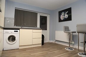 Budget 4-bed House in Woolwich