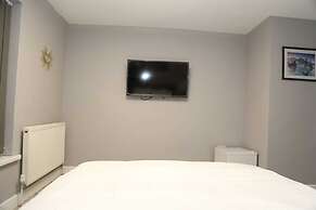 Budget 4-bed House in Woolwich