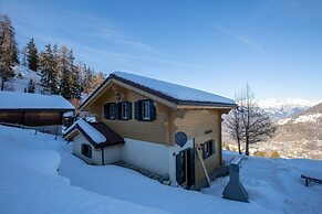 Relaxing Sauna Chalet for 6