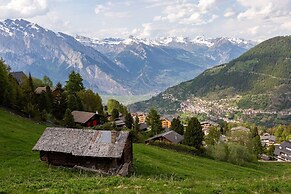 Relaxing Sauna Chalet for 6