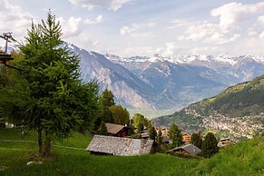 Relaxing Sauna Chalet for 6