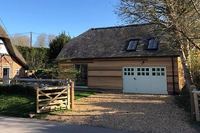 Perfect Cottage Hideaway in the Divine Pewsey Vale