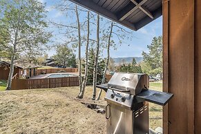 Herbage E2 Townhouse Near Mountain Base by RedAwning