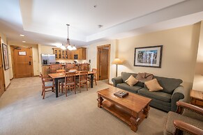 Kid-Friendly 2 Bedroom Bathroom - Slopeside Condo - No Cleaning Fee! b