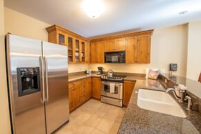 Kid-Friendly 2 Bedroom Bathroom - Slopeside Condo - No Cleaning Fee! b