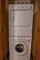 Kid-Friendly 2 Bedroom Bathroom - Slopeside Condo - No Cleaning Fee! b