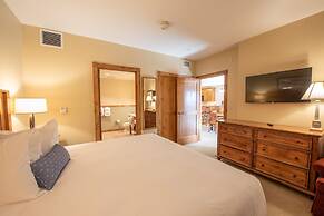 Kid-Friendly 2 Bedroom Bathroom - Slopeside Condo - No Cleaning Fee! b