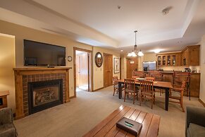 Kid-Friendly 2 Bedroom Bathroom - Slopeside Condo - No Cleaning Fee! b