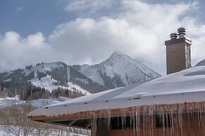 Kid-Friendly 2 Bedroom Bathroom - Slopeside Condo - No Cleaning Fee! b