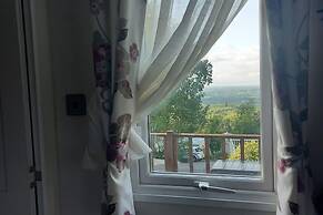 Lodge - Sleeps 6 With Pool Access