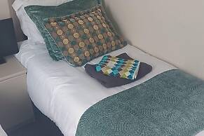 Lodge - Sleeps 6 With Pool Access