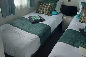 Lodge - Sleeps 6 With Pool Access