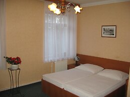 Hotel  Arnold