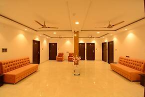 Hotel Grand Lotus Inn