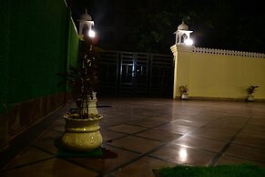 Hotel Grand Lotus Inn