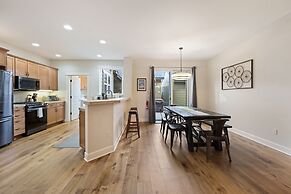 Tranquility On The Bluffs 3 Bedroom Townhouse by RedAwning