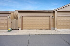 Tranquility On The Bluffs 3 Bedroom Townhouse by RedAwning