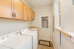 Tranquility On The Bluffs 3 Bedroom Townhouse by RedAwning