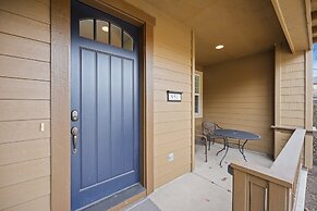 Tranquility On The Bluffs 3 Bedroom Townhouse by RedAwning