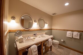 Slopeside Studio Unit With Kitchenette Studio Bedroom Condo - No Clean