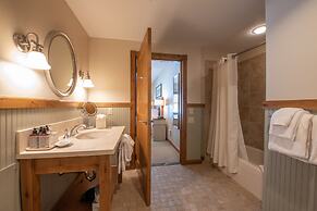 Wheelchair Accessible 2-Bedroom Slopeside Condo - No Cleaning Fee! by 