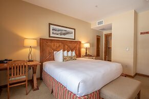 Wheelchair Accessible 2-Bedroom Slopeside Condo - No Cleaning Fee! by 