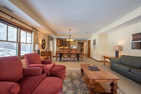 Wheelchair Accessible 2-Bedroom Slopeside Condo - No Cleaning Fee! by 