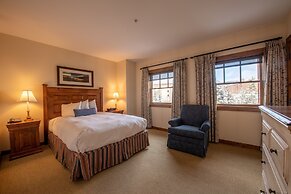 Wheelchair Accessible 2-Bedroom Slopeside Condo - No Cleaning Fee! by 