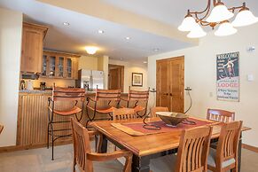 Wheelchair Accessible 2-Bedroom Slopeside Condo - No Cleaning Fee! by 