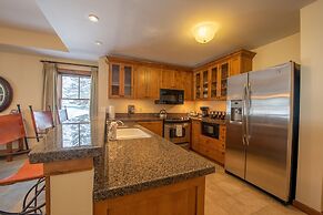 Wheelchair Accessible 2-Bedroom Slopeside Condo - No Cleaning Fee! by 