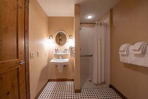 Wheelchair Accessible 2-Bedroom Slopeside Condo - No Cleaning Fee! by 