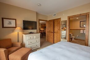 Updated 1 Bedroom In Mountaineer Square Condo - No Cleaning Fee! by Re