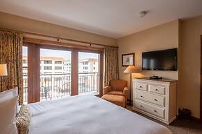 Updated 1 Bedroom In Mountaineer Square Condo - No Cleaning Fee! by Re