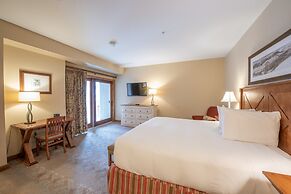 Spacious 2 Bedroom Unit In Mountaineer Square Condo - No Cleaning Fee!