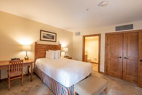 Spacious 2 Bedroom Unit In Mountaineer Square Condo - No Cleaning Fee!