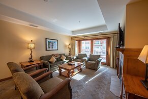 Spacious 2 Bedroom Unit In Mountaineer Square Condo - No Cleaning Fee!