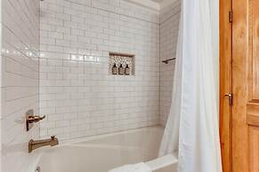 The Springs Premier 2 Br/2 Bath- Walk To Slopes 2 Bedroom Condo